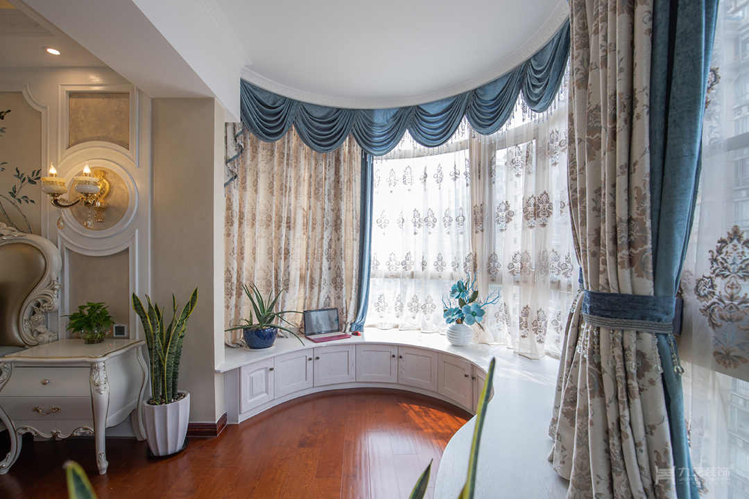 流畅的弧形线条