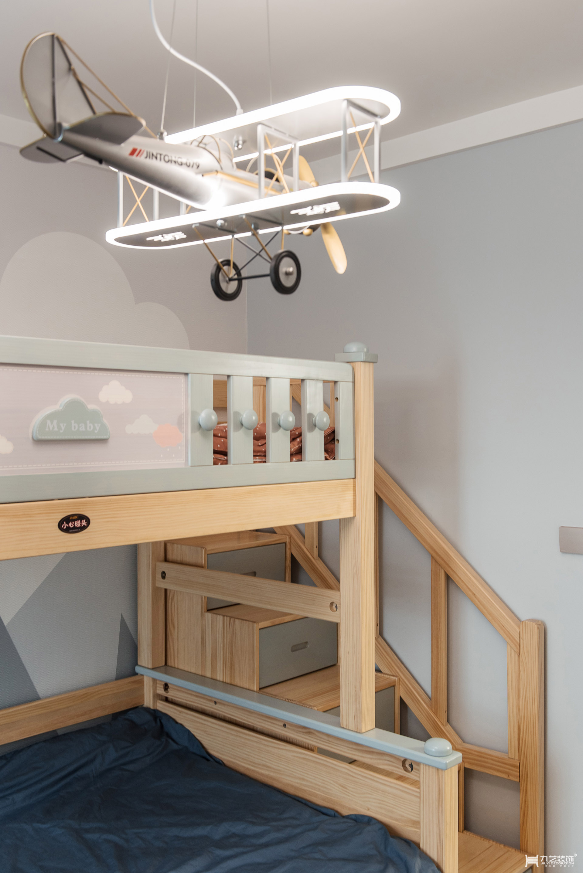 儿童房床楼梯