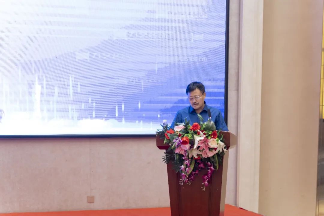 九艺装饰集团财审经理    明平华