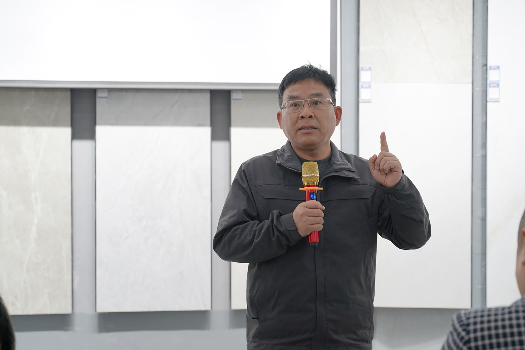 九艺集团总设计师 周总